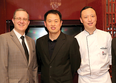 Frank Sanders, Huck Theng Chng, Steven Yang